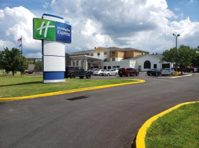 Отель Holiday Inn Express Hotel Pittsburgh-North/Harmarville, an IHG Hotel  Питтсбург